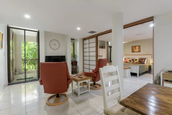 9 'The Mediterranean Port Douglas Road, Port Douglas, Qld 4877