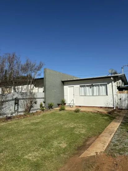 B/2 Loquat Avenue, Leeton, NSW 2705