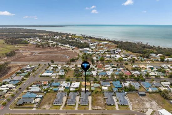 Unit 2/23 Mustang Way, Burrum Heads, Qld 4659