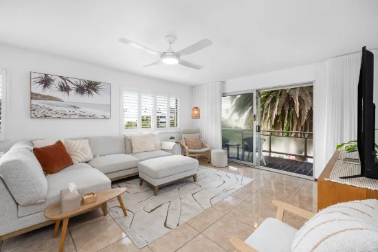 Unit 3/2 Moreton Parade, Kings Beach, Qld 4551