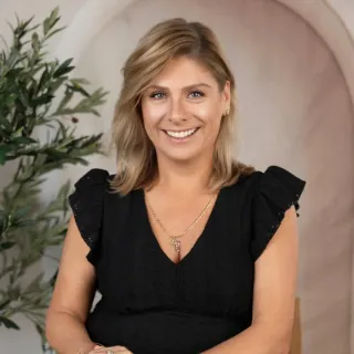 Sarah Felton - Real Estate Agent