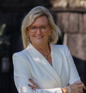 Jo Jones - Real Estate Agent