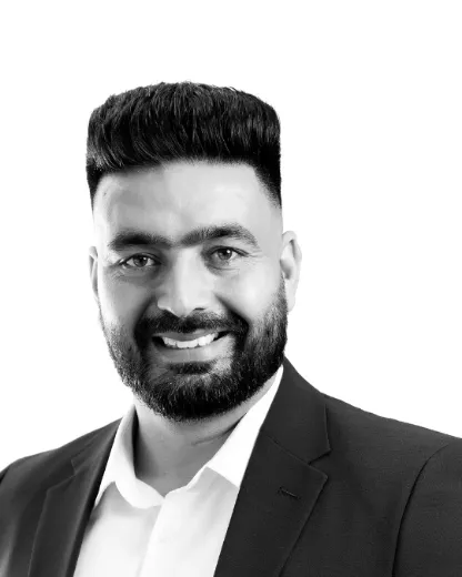 Manu Athwal - Real Estate Agent at Greenfields Real Estate - TRUGANINA