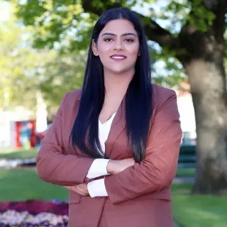 CHARANJEET KAUR - Real Estate Agent