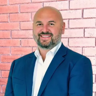 Onder  Ozmetin - Real Estate Agent