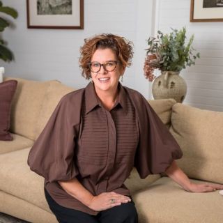 Julie-Ann Manahan - Real Estate Agent