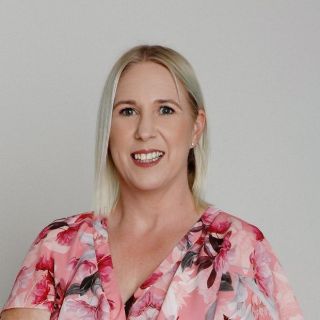 Linda Healey - Real Estate Agent