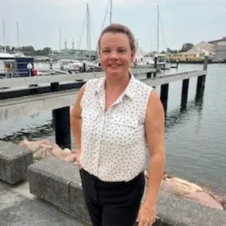 Lisa Richards - Real Estate Agent