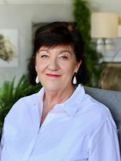 Mary-Lou Lloyd - Real Estate Agent