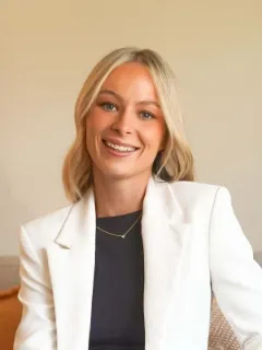 Sara Curley - Real Estate Agent