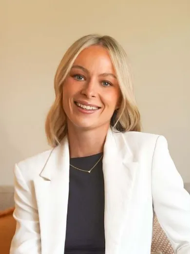 Sara Curley - Real Estate Agent at Ideal Property Co
