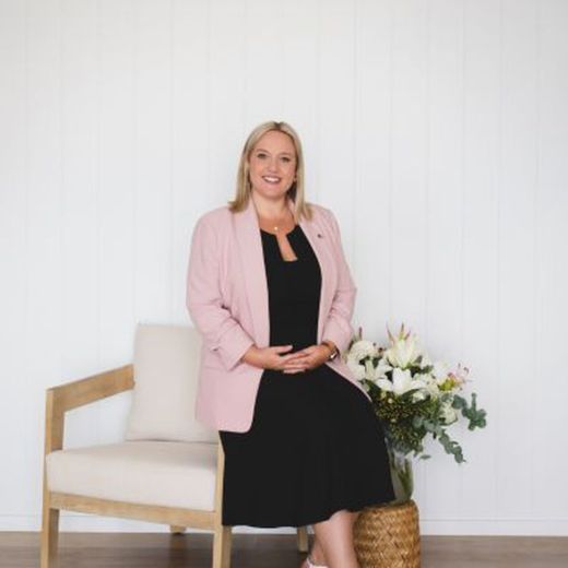 Lauren Hoswell - Real Estate Agent at JKL Real Estate - Forster