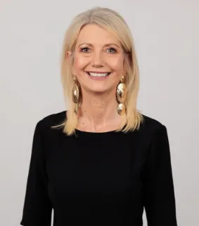 Stacey  Arlott - Real Estate Agent