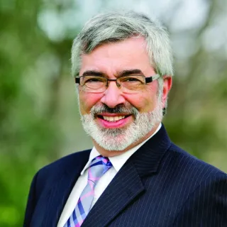 Vic Apakian - Real Estate Agent