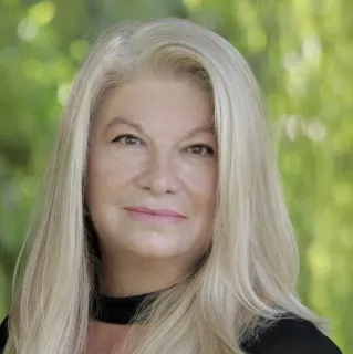 Gillian Ragan - Real Estate Agent
