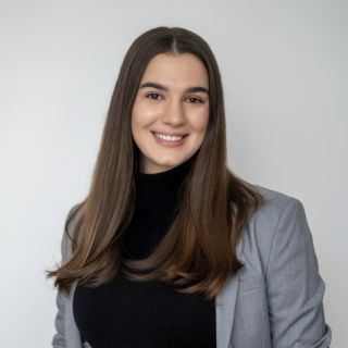 Julia Benson - Real Estate Agent