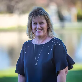 Vanessa Mansfield - Real Estate Agent