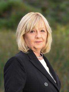Veronica Vekony - Real Estate Agent