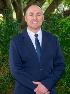 Vic Kawak - Real Estate Agent