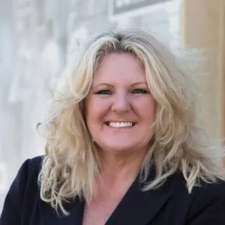 Vicki  Streatfeild - Real Estate Agent