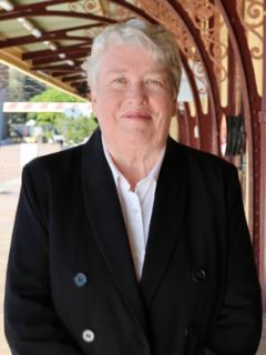 Vicki Powell - Real Estate Agent