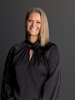 Vicki Sawtell - Real Estate Agent
