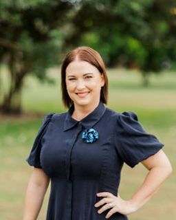 Vicki Smith - Real Estate Agent