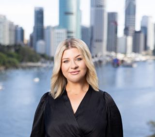 Vicky Bhullar - Real Estate Agent