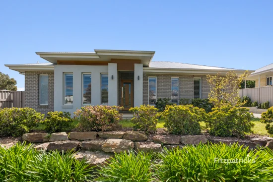 1/10 Murndal Place, Bourkelands, NSW 2650