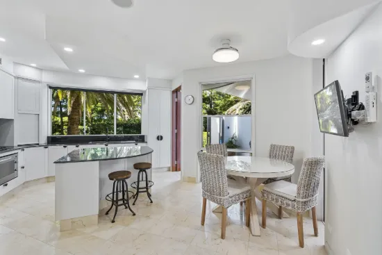1/44 Tedder Avenue, Main Beach, Qld 4217-Image