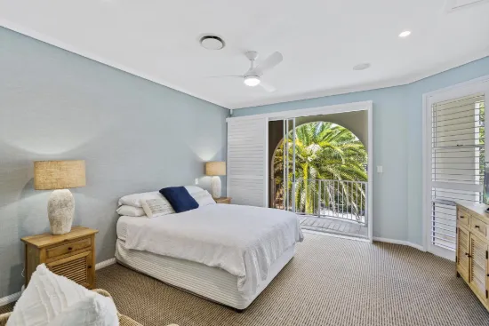 1/44 Tedder Avenue, Main Beach, Qld 4217-Image