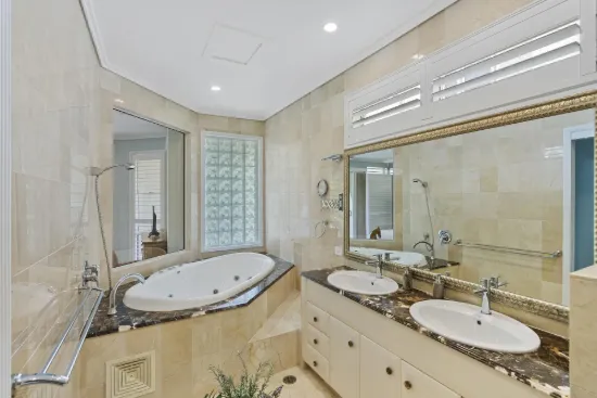 1/44 Tedder Avenue, Main Beach, Qld 4217-Image