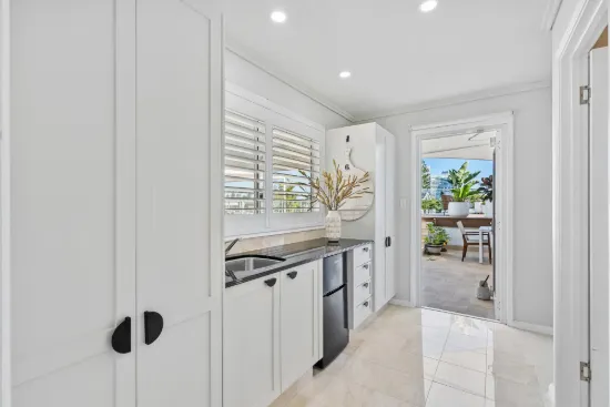 1/44 Tedder Avenue, Main Beach, Qld 4217-Image