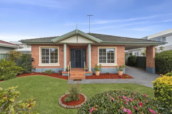 11 Lowana Avenue, Kirrawee, NSW 2232