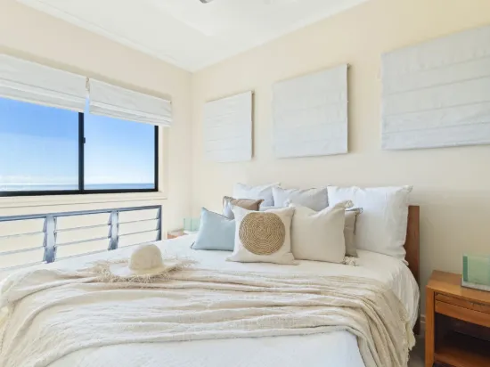 12/5-7 Arlington Esplanade, Clifton Beach, Qld 4879-Image