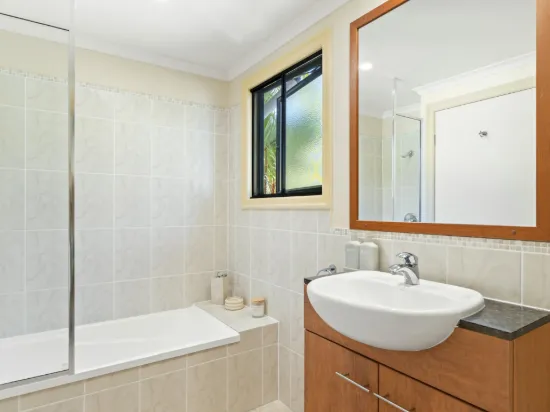 12/5-7 Arlington Esplanade, Clifton Beach, Qld 4879-Image