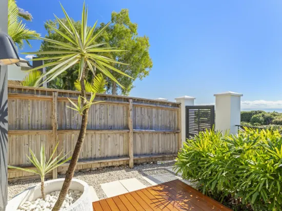 12/5-7 Arlington Esplanade, Clifton Beach, Qld 4879-Image