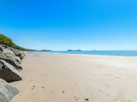 12/5-7 Arlington Esplanade, Clifton Beach, Qld 4879-Image