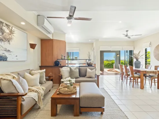 12/5-7 Arlington Esplanade, Clifton Beach, Qld 4879-Image