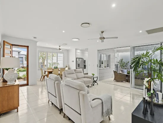 153/1  The Inlet Drive, Carrara, Qld 4211 - For Sale