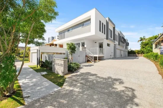 2/16 Glenelg Avenue, Mermaid Beach, Qld 4218