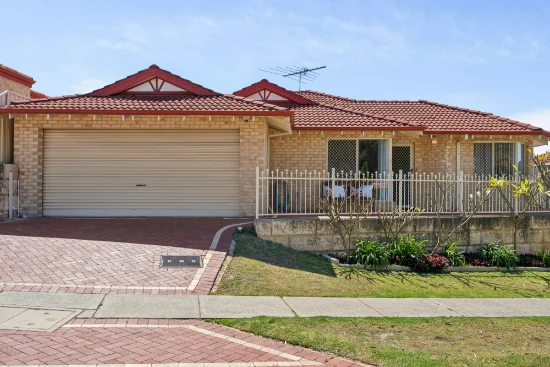 2/2 NEW ENGLAND DRIVE, Hillarys, WA 6025