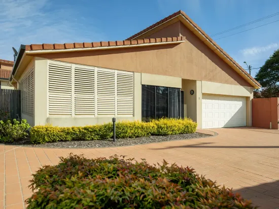 2/224 Herries Street, Newtown, Qld 4350