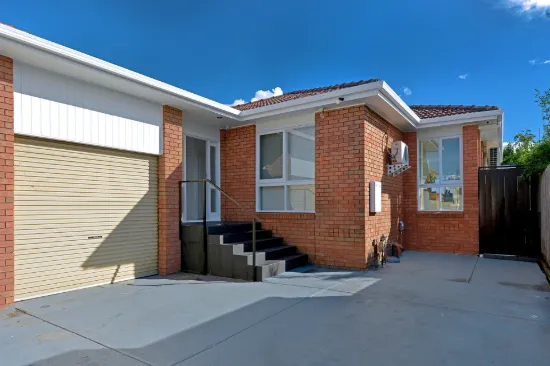 2/30 Hall Street, Coburg, Vic 3058