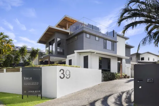 2/39 Holland Court, Broadbeach Waters, Qld 4218