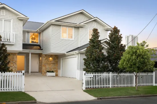 2/5 Merrimac Boulevard, Broadbeach Waters, Qld 4218