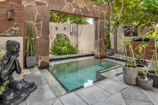 2/56 Stanhill Drive, Chevron Island, Qld 4217