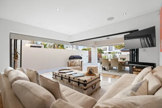 2/56 Woodroffe Avenue, Main Beach, Qld 4217-Image