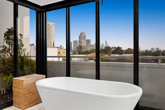2/56 Woodroffe Avenue, Main Beach, Qld 4217-Image