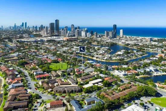 2/7-9 Angie Court, Mermaid Waters, Qld 4218